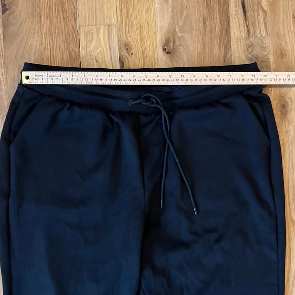 NWT Women's Torrid Black‎ Skinny Jogger SZ 3 - Picture 2 of 4